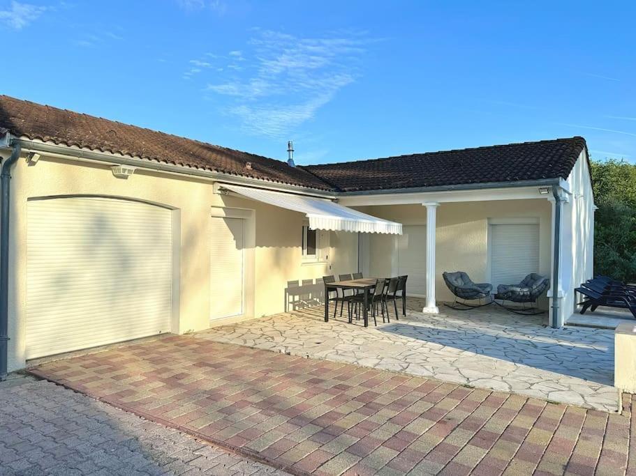 Maison Chaleureuse Avec Piscine Izon Luaran gambar